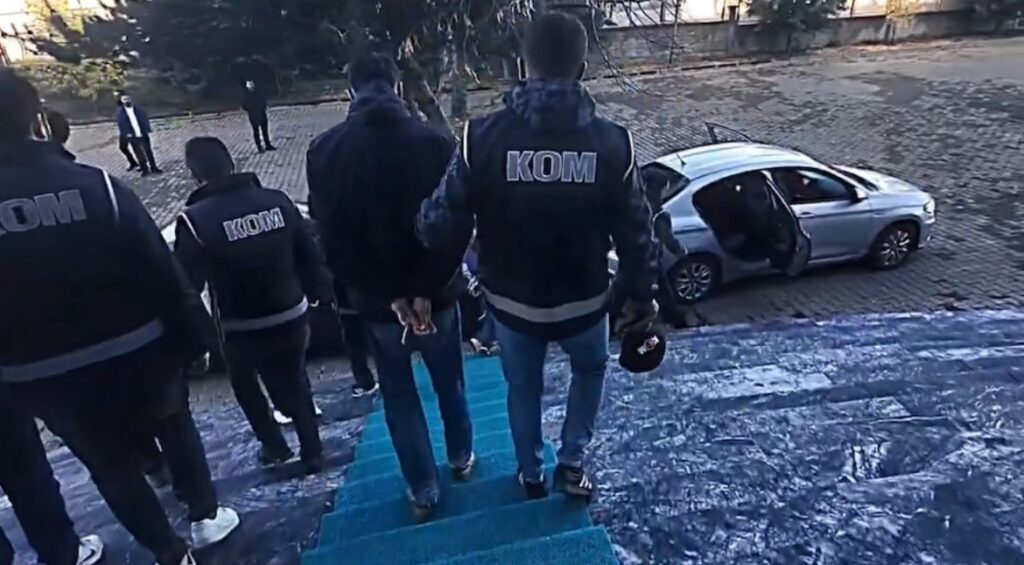 Bingöl Merkezli Dolandırıcılık Operasyonunda 10 Tutuklama