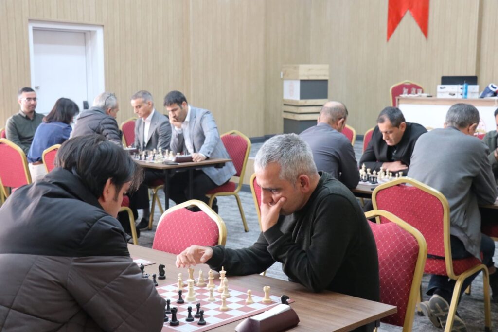 Bingöl’de Öğretmenler Günü Satranç Turnuvası Tamamlandı