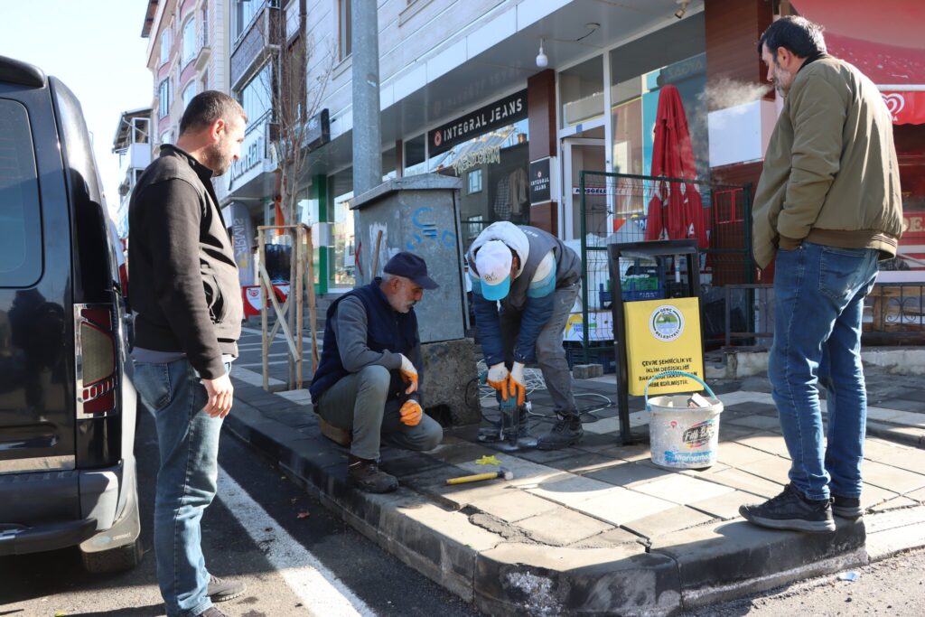 Genç Belediyesi’nden Yeni Çöp Kovaları