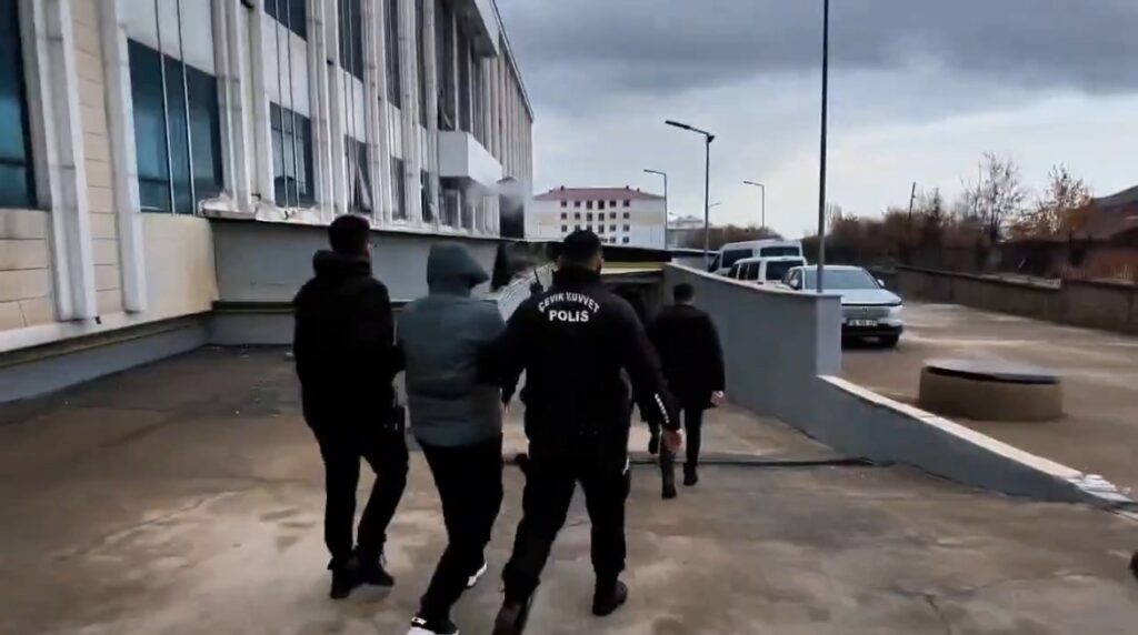 4 İlde Terör Operasyonu: 12 Gözaltı