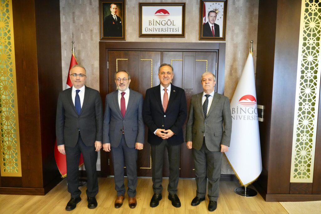 Vali Ahmet Hamdi Usta’dan Üniversiteye Veda Ziyareti