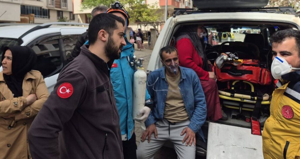 Bingöl’de Bodrum Yangını: 13 Kişi Etkilendi