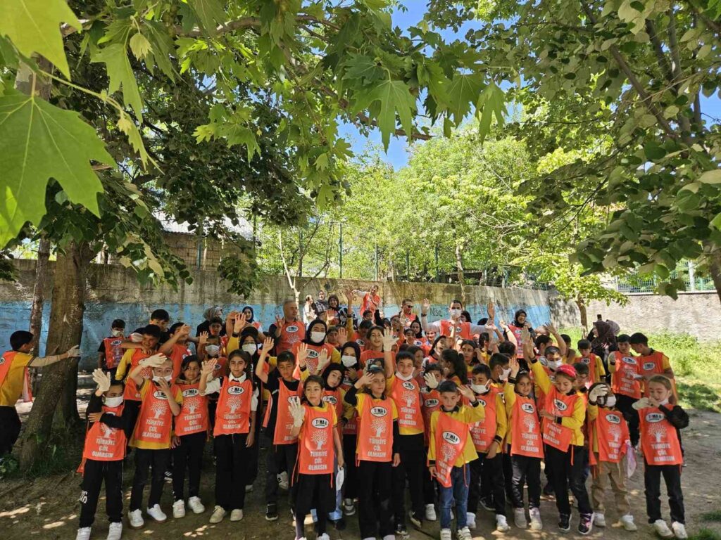 Bingöl’de Dünya Çevre Günü’nde Anlamlı Etkinlik: Öğrenciler ve Gönüllüler Atıkları Topladı