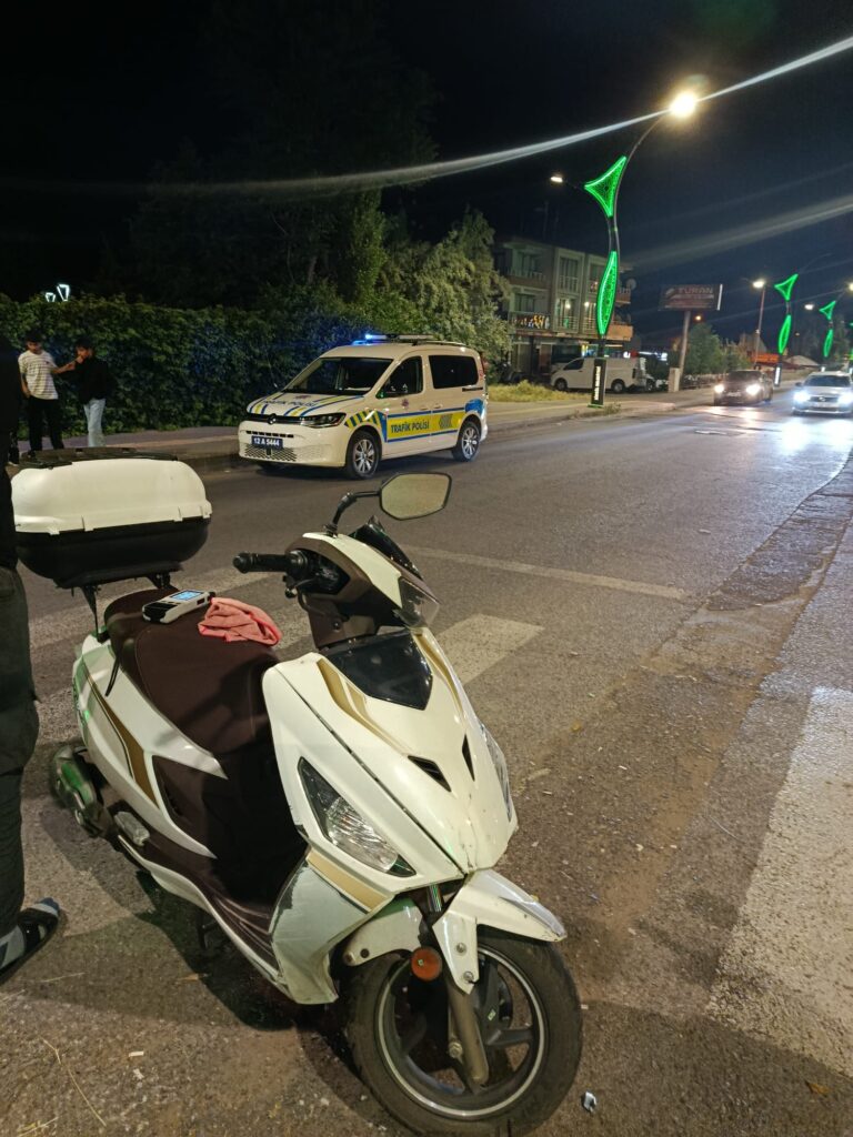 Bingöl’de Motosiklet ile Otomobil Çarpıştı: 1 Yaralı